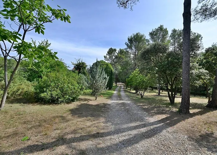 13 Personnes - 1 Hectare De Parc Naturel - Piscine